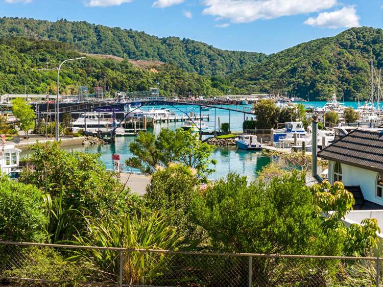 2a Seaview Crescent Picton_13