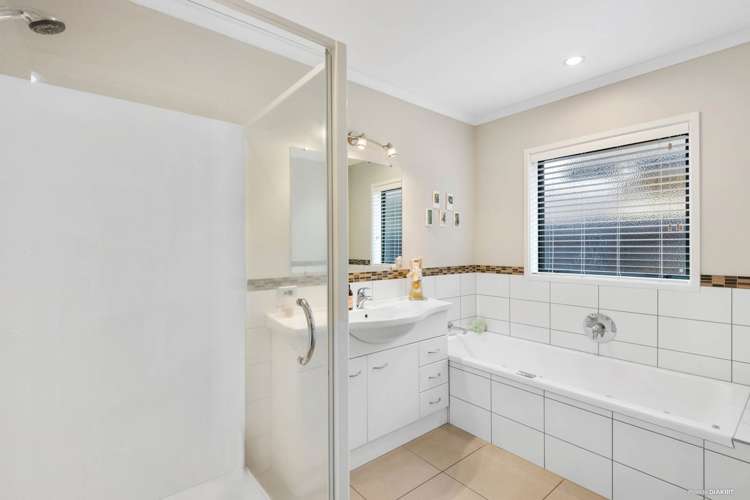 42 Ploughmans Avenue Pukekohe_12