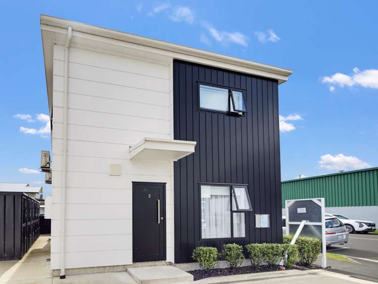 2/17 Vialou Street Hamilton City Central_15