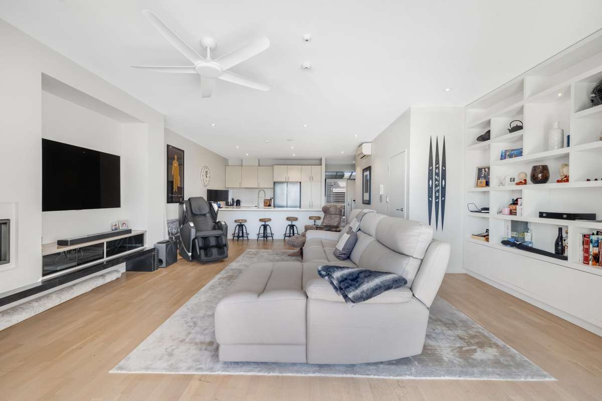 215/24 Wellington Street_2