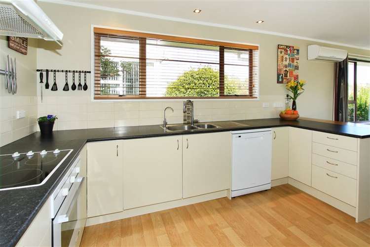 9 Ayton Drive Whitby_8