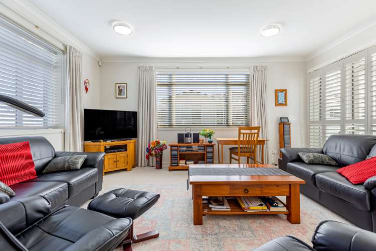 86 Eaves Bush Parade Orewa_13