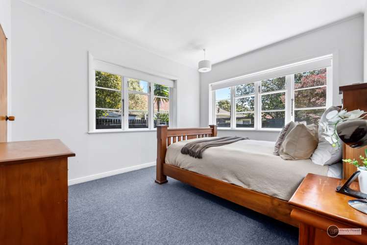 65 Hall Crescent Epuni_8