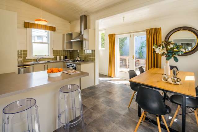 6 Carrington Street Mount Cook_1