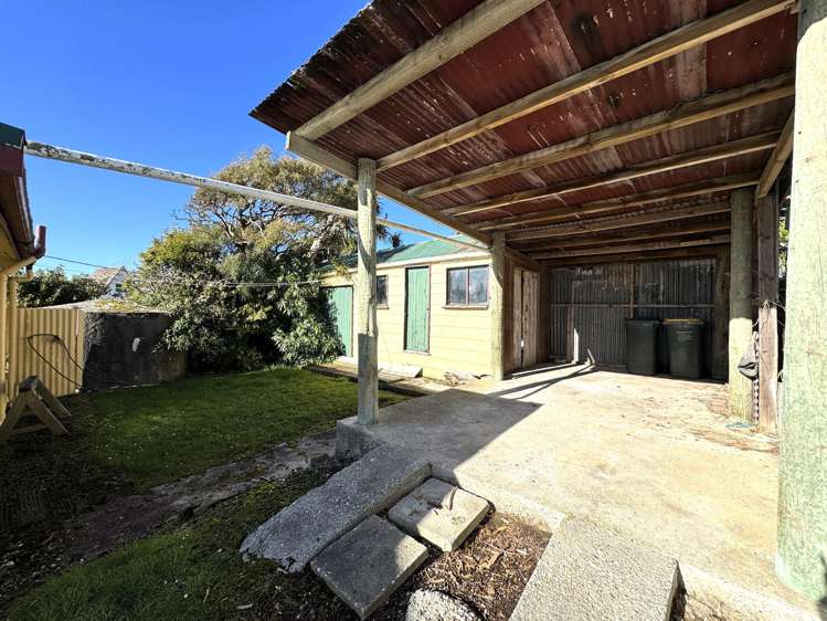7 Rimu Street Kaka Point_23