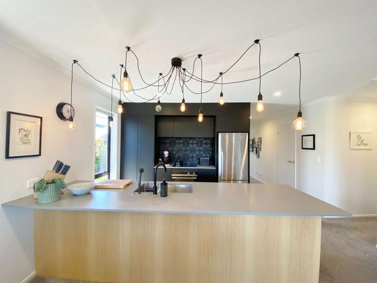 66 Sunline Av Lincoln_1