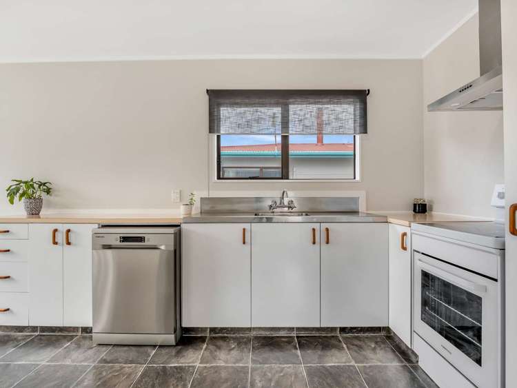 14B Titoki Place Edgecumbe_14