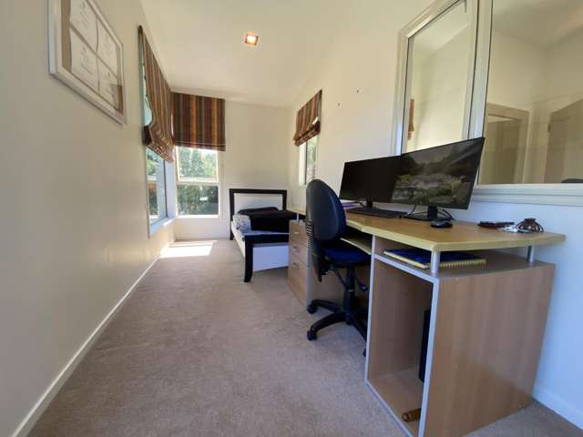 76 Heretaunga Square Silverstream_4