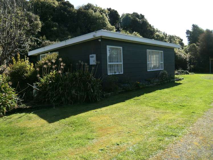 12 Wratten Road Owaka_14