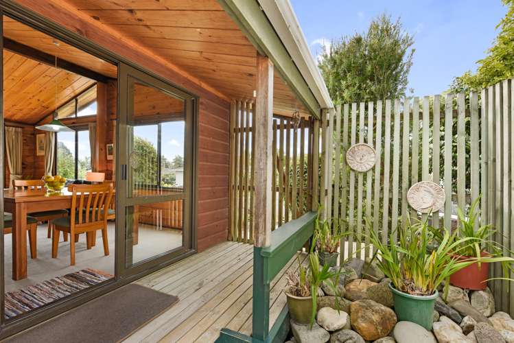 18 Selbourne Avenue Richmond_18