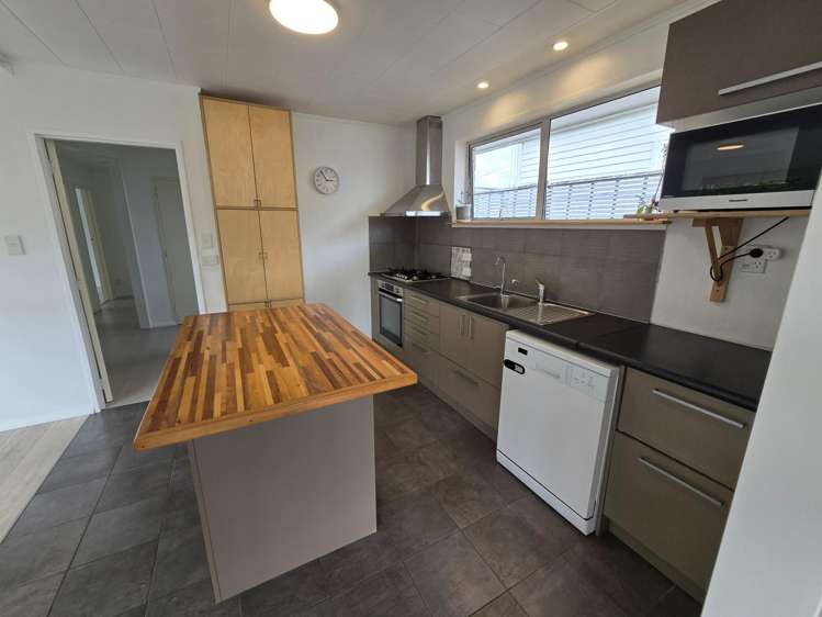 4 Kiwi Road Raumati Beach_6