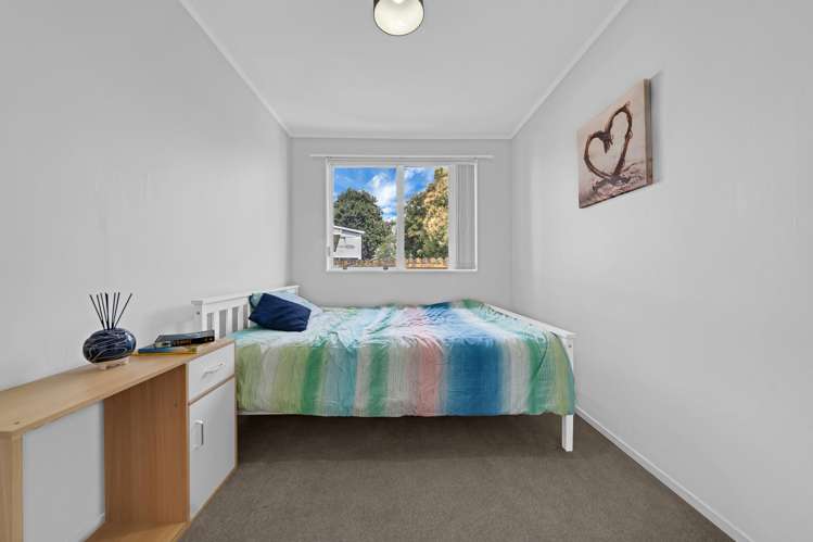 2/10 Norrie Smith Avenue Flat Bush_6