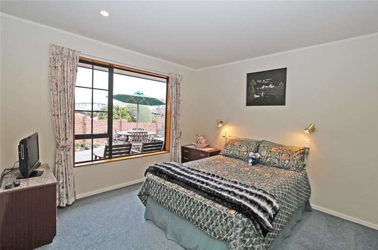 12 Bremner Crescent Stoke_11