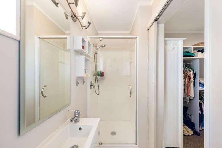 4 Squire Way Richmond_13