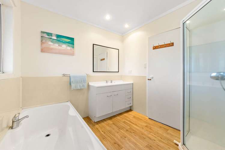 13 Gladfield Lane Te Atatu Peninsula_9