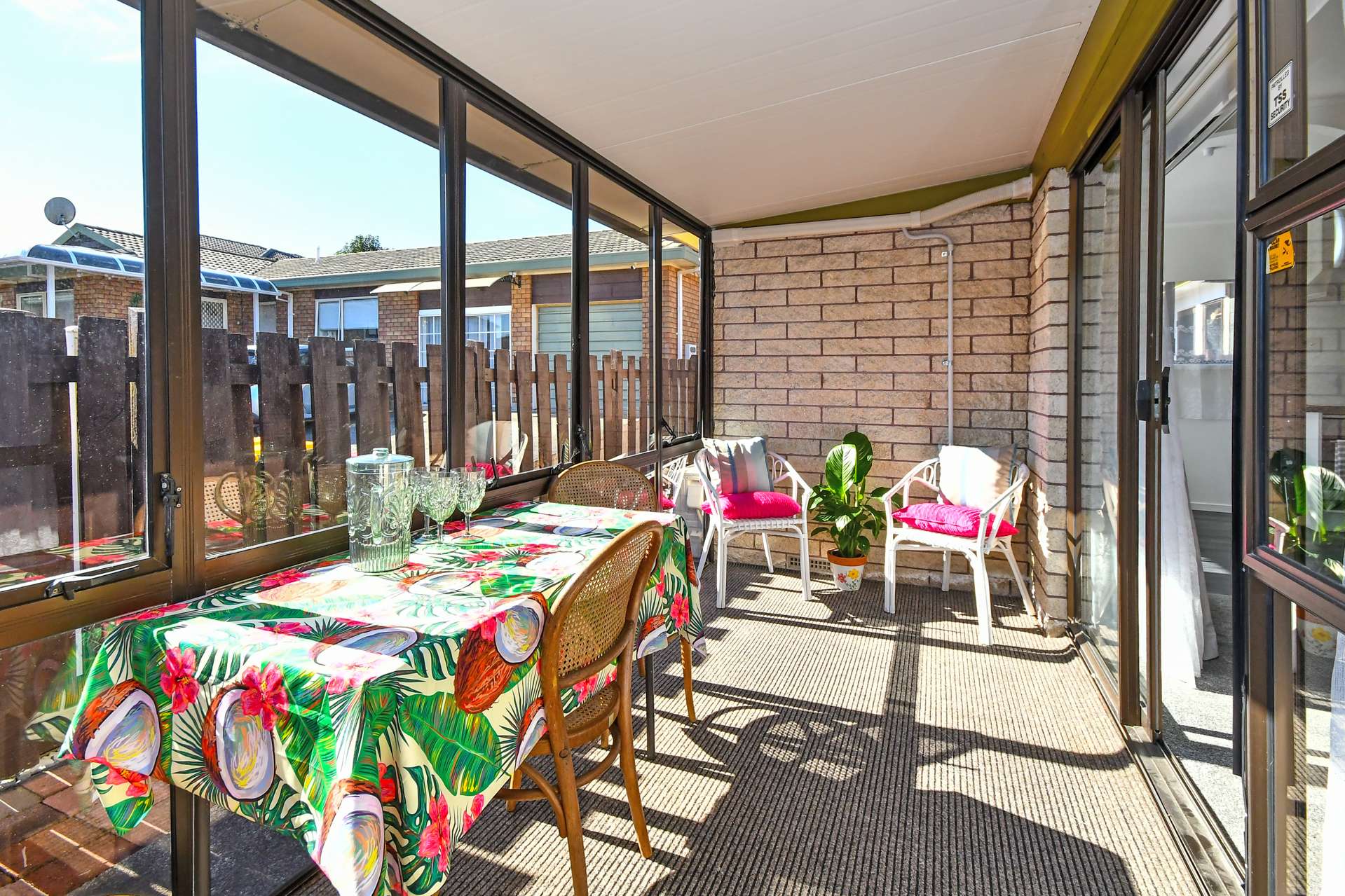 2/2 Grande Vue Road Papatoetoe_0