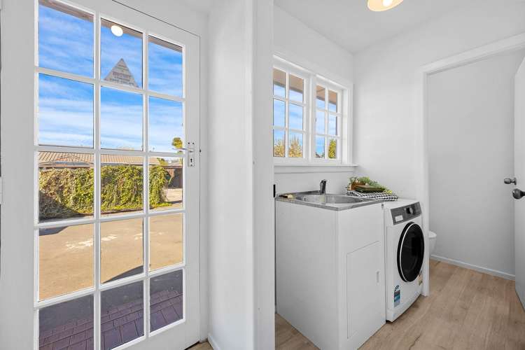 62 Achilles Street Burwood_11