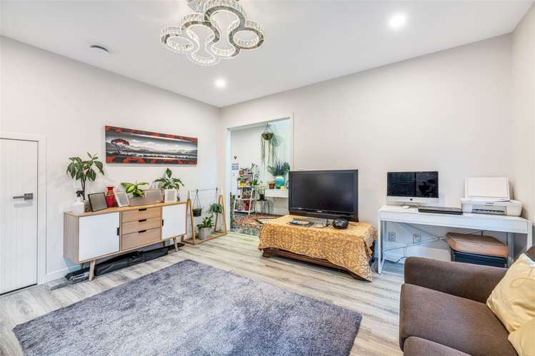 216C Metcalfe  Road Ranui_11