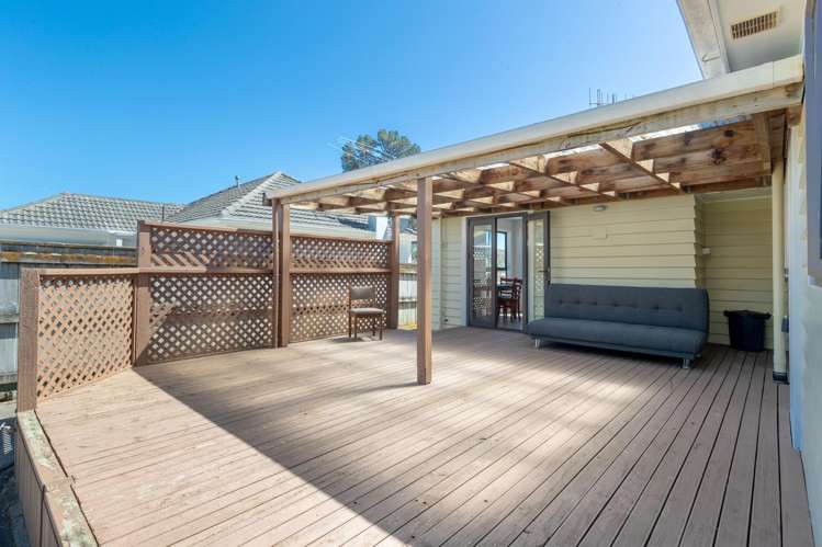 37 Wainuiomata Road Wainuiomata_17
