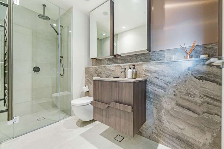 5203/10 Commerce Street City Centre_21