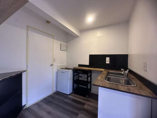 7B Seine Rd Forrest Hill_4