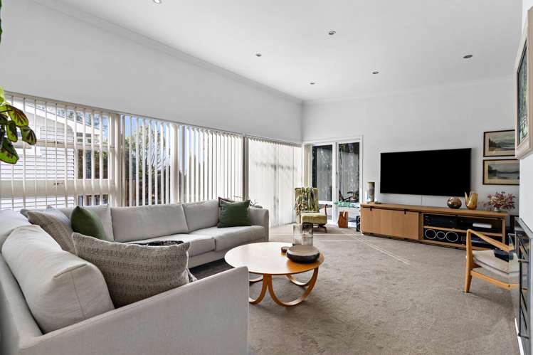 7 Rauhuia Crescent Parau_11