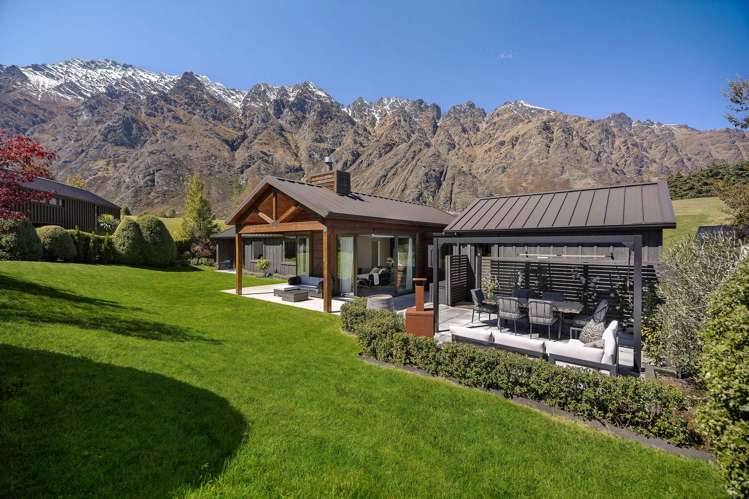 6 Pendeen Crescent Jacks Point_1