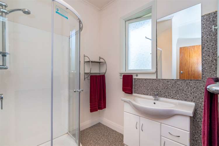 35 Easther Crescent Kew_14