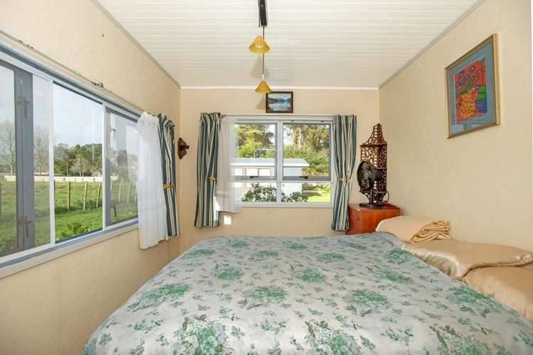 3 Banks Street Tolaga Bay_10