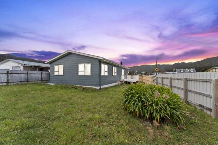 1 Weymouth Grove Wainuiomata_23