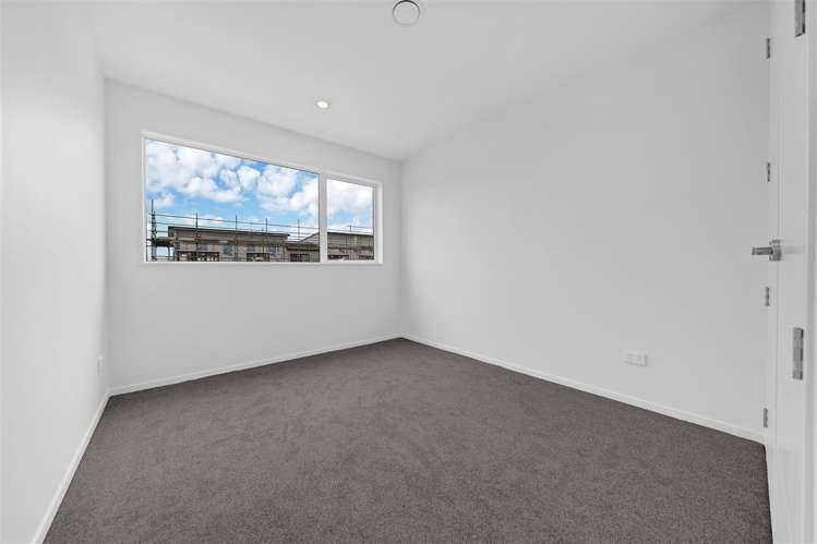 8 Longview Oak Lane Papakura_17