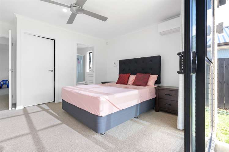 16 Inuwai Street Glenview_12