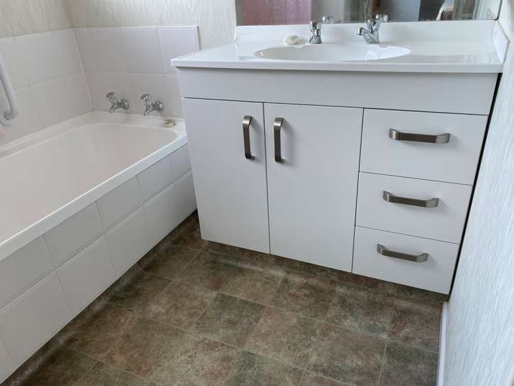 18a Emmett Street Greerton_9