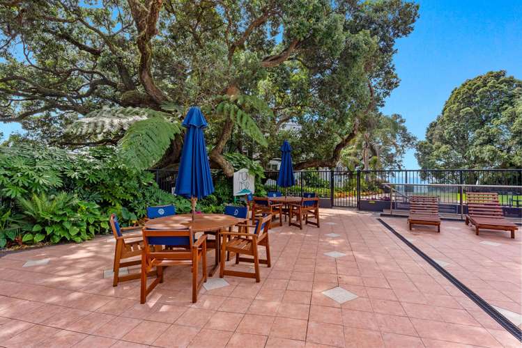 4E/175 Hurstmere Road Takapuna_8