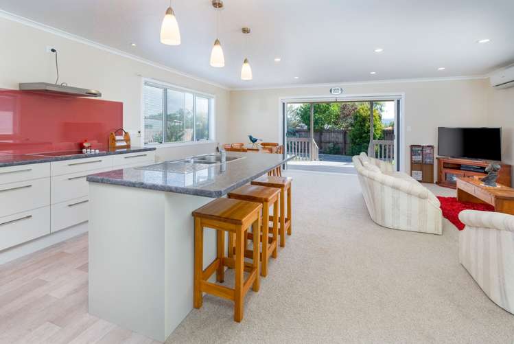 1b Front Miranda Road Waitakaruru_6