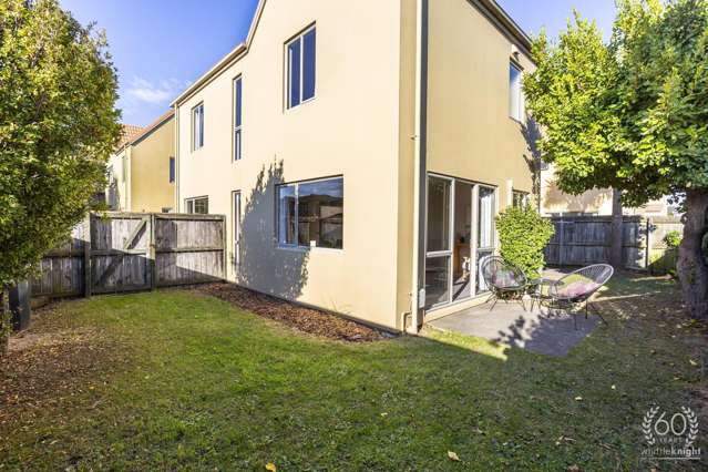 3 Bedrooms, Double Garage, close to Canterbury University