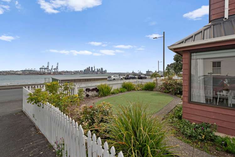 33 Queens Parade Devonport_4