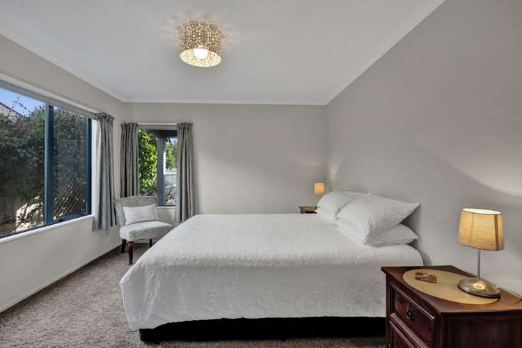 2 Kawaroa Close New Plymouth Central_11