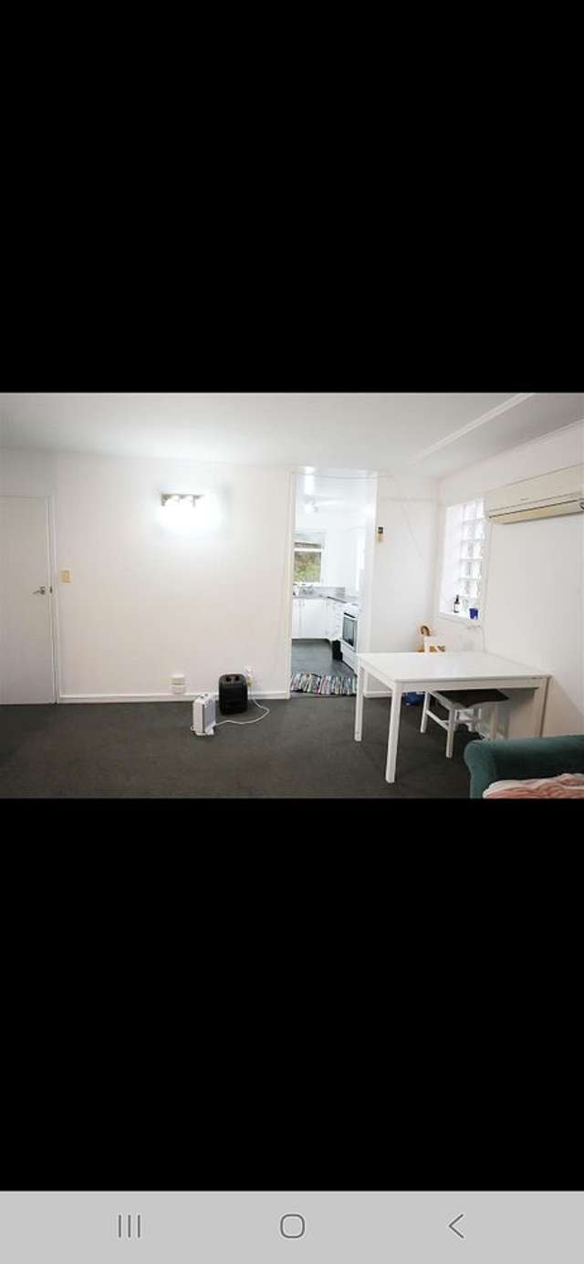 1/9 Epsom Way Karori_4