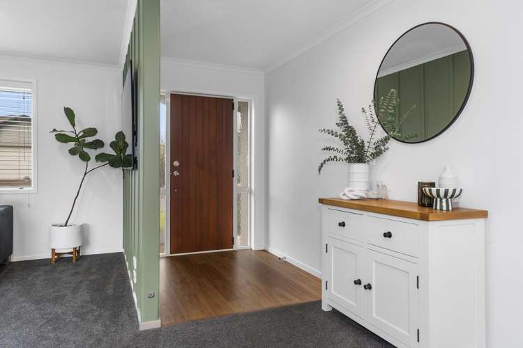 5 Montrose Place_5