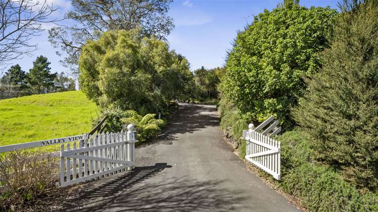 1325 East Coast Road Redvale_18