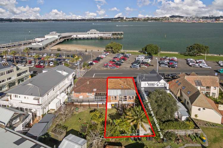 2/9 Queens Parade Devonport_16