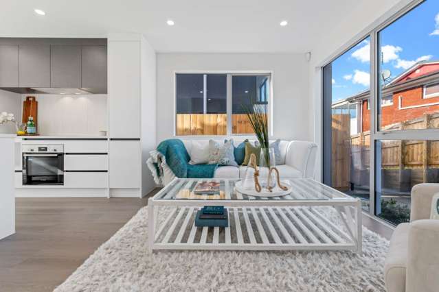Brand New, Modern, Spacious 4 Bdrm, Prime Location