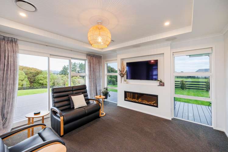61 Hartwell Drive Kelvin Grove_19