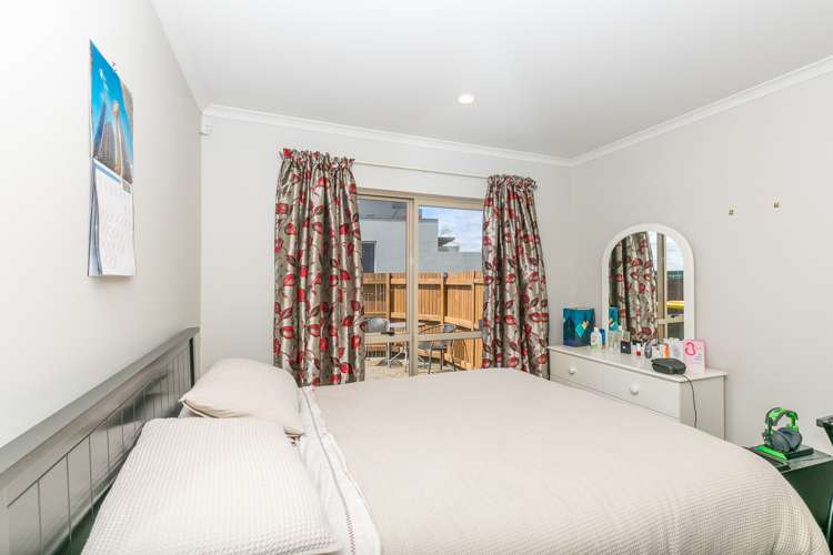 2/20 Ruakiwi Road Hamilton Lake_16