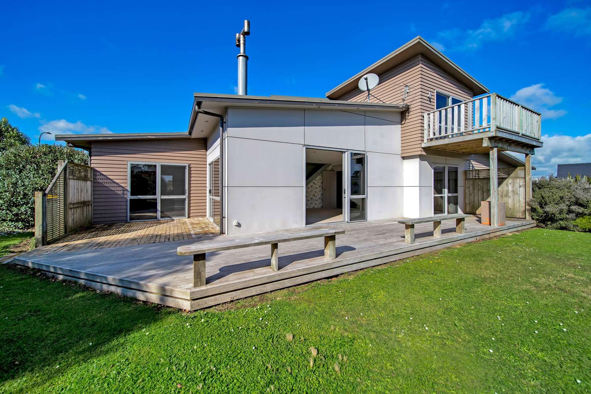 17 Elizabeth Grove Stratford_0