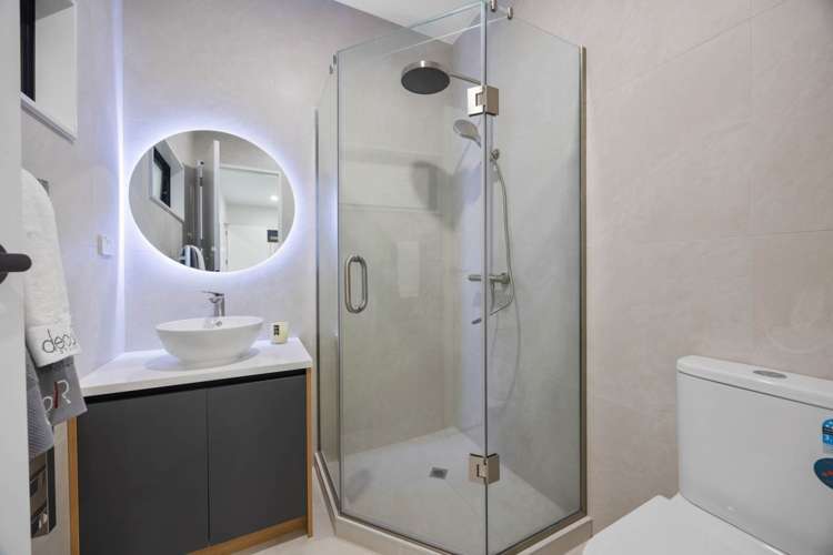 8 Mill Hill Close Flat Bush_44