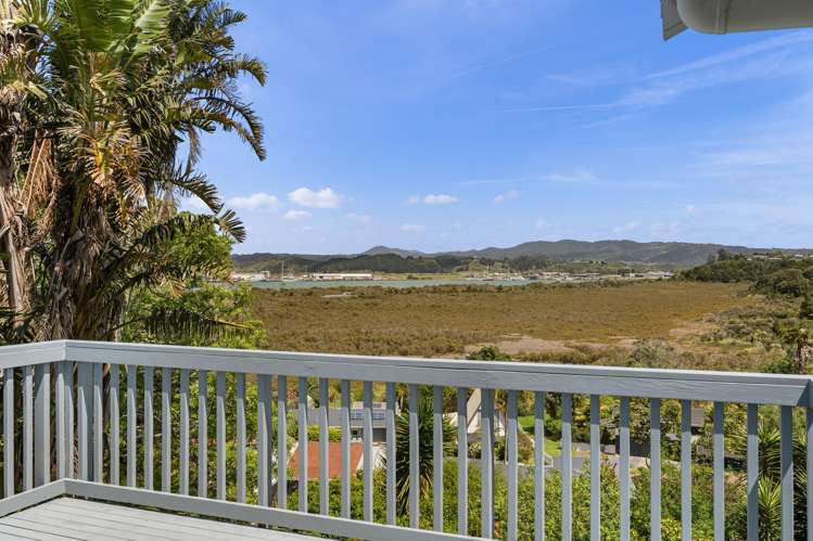 36 Raumati Crescent Onerahi_3