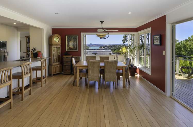 17 Beach Road Mellons Bay_10