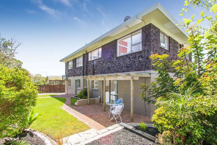 2/7 Malloy Place Eastern Beach_15